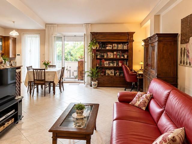 Appartamento in vendita di 93 m² in Via Michelangelo Buonarroti, 50