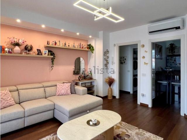 Appartamento in vendita di 93 m² in Via Monte Rosa, 10