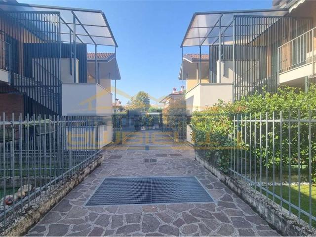 Appartamento in vendita di 93 m² in Via Resegone