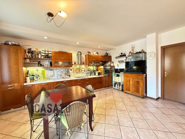 Appartamento in vendita di 93 m² in Via Salvo D&apos Acquisto, 252