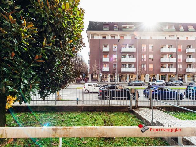 Appartamento in vendita di 93 m² in Viale Olanda, 21