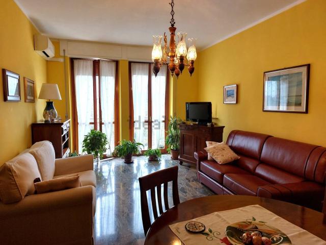 Appartamento in vendita di 93 m² in Viale Cesare Battisti, 10
