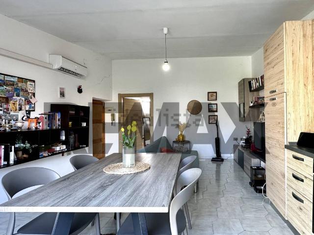 Appartamento in vendita di 93 m² in Via Cavour, 76