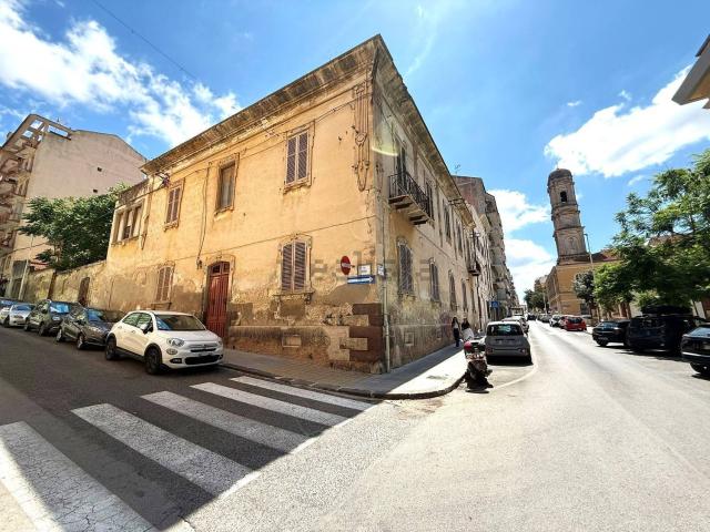 Appartamento in vendita di 900 m² in Via Ozieri, 4