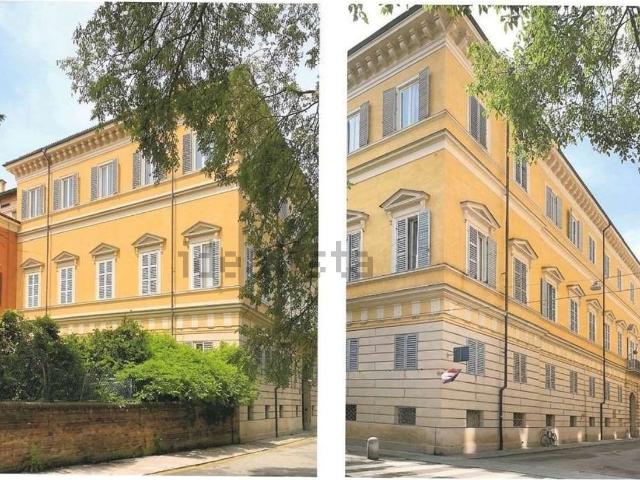 Appartamento in vendita di 903 m² in Viale Martiri della Libertà