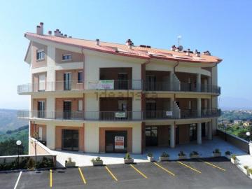 Appartamento in vendita di 90 m² in Contrada Loreto, 8