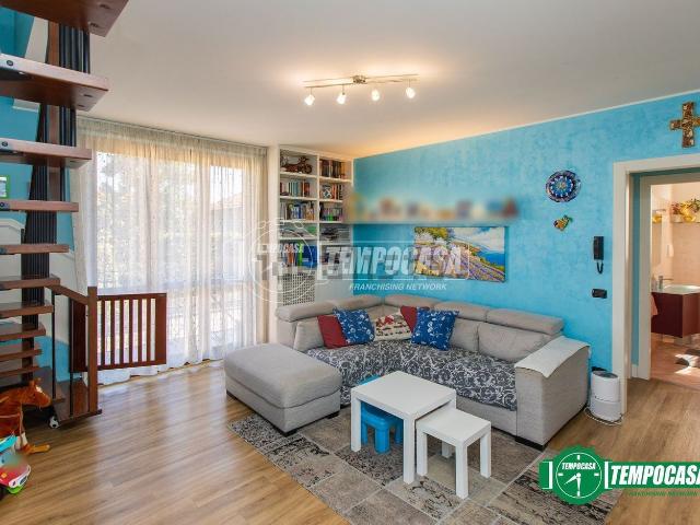 Appartamento in vendita di 108 m² in Corso America, 22