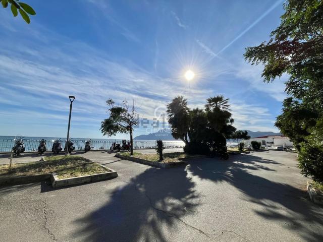 Appartamento in vendita di 90 m² in Lungomare Cristoforo Colombo, 329