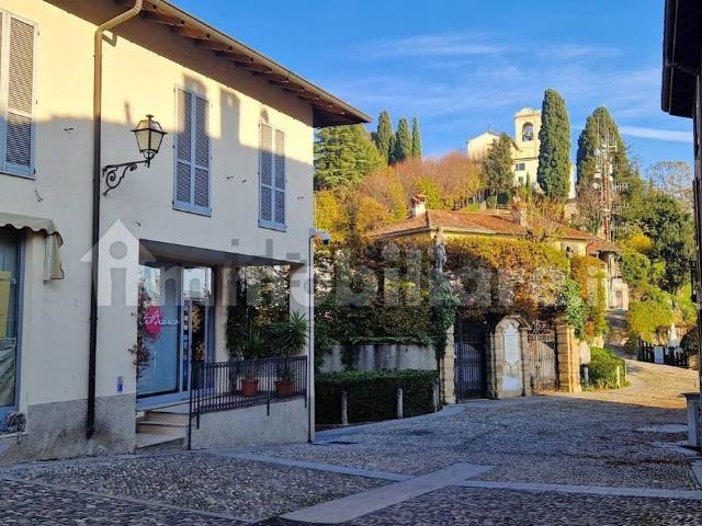 Appartamento in vendita di 90 m² in Largo Maria Gaetana Agnesi