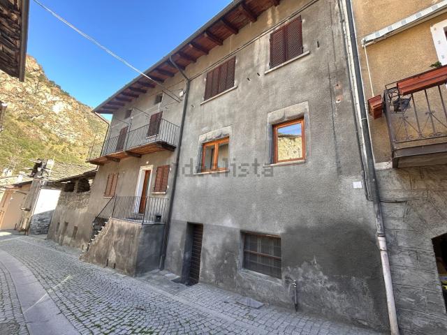 Appartamento in vendita di 90 m² in Località Borgo, 20