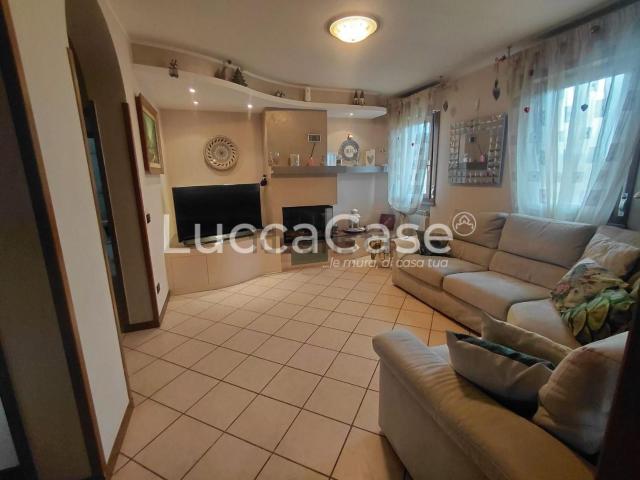 Appartamento in vendita di 90 m² in Località Checi, 12
