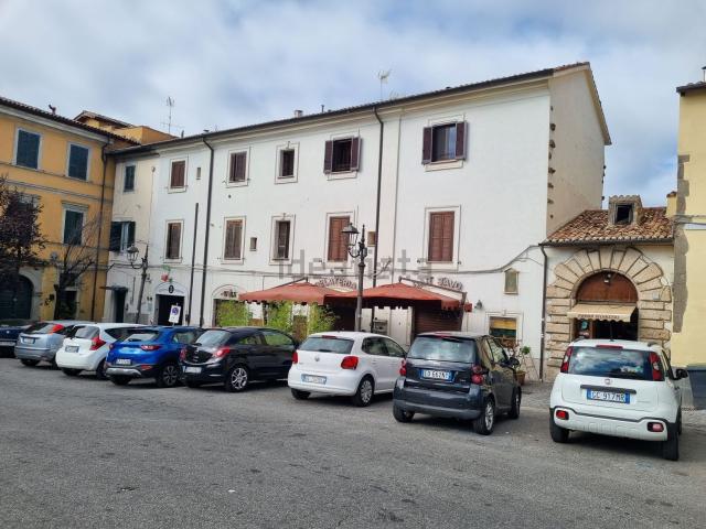Appartamento in vendita di 90 m² in Piazza Caduti sul Lavoro, 18