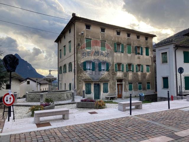 Appartamento in vendita di 90 m² in Piazza della Fontana, 68
