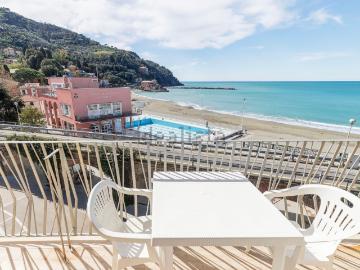 Appartamento in vendita di 90 m² in Piazza Staglieno, 1