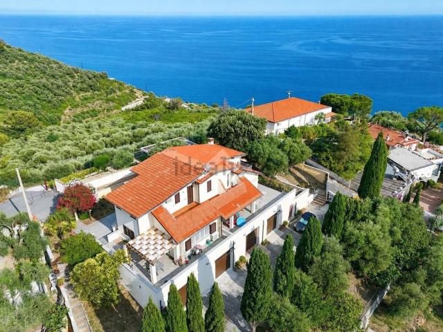 Appartamento in vendita di 90 m² in Strada del colle, 90