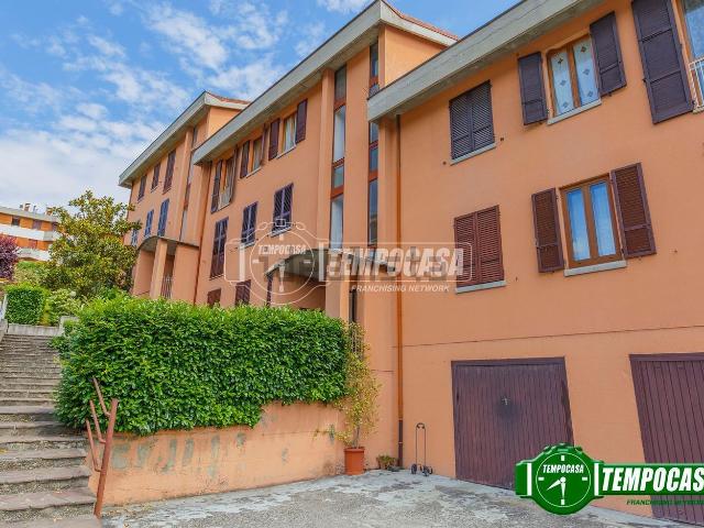 Appartamento in vendita di 90 m² in Strada di Squera, 1