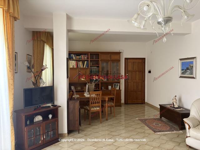 Appartamento in vendita di 90 m² in Traversa H, 19