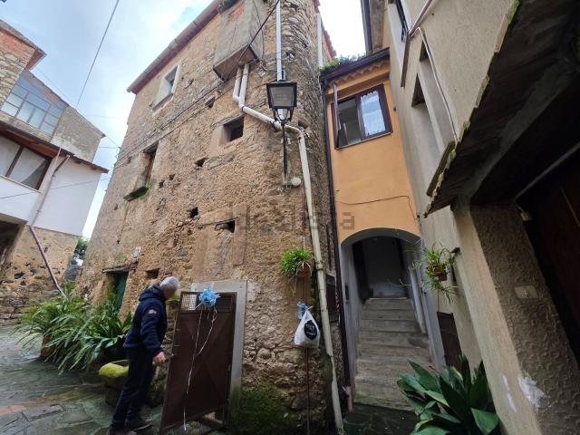 Appartamento in vendita di 90 m² in Vico dei Monaci