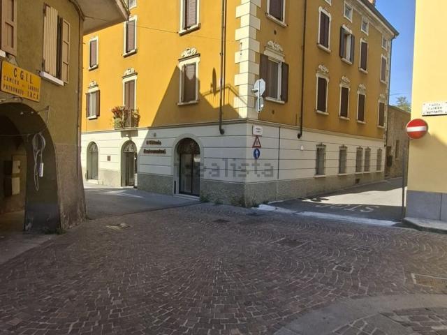Appartamento in vendita di 90 m² in Vicolo Alberto Lisoni, 1