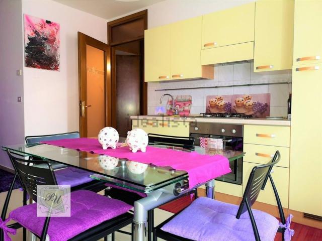 Appartamento in vendita di 90 m² in Vicolo Mezzaluna, 54