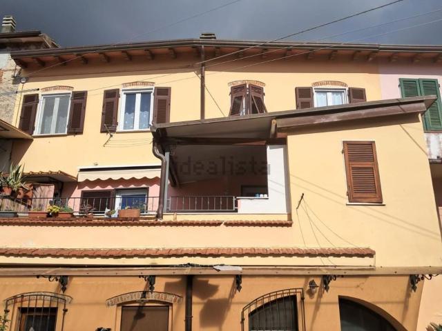 Appartamento in vendita di 90 m² in Via Tecchie, 54100