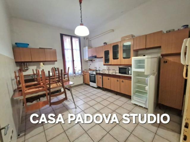 Appartamento in vendita di 90 m² in Via Tiziano Aspetti