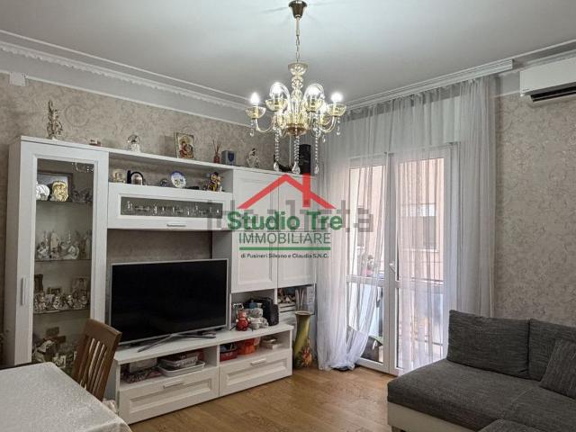 Appartamento in vendita di 90 m² in Via Torino, 21
