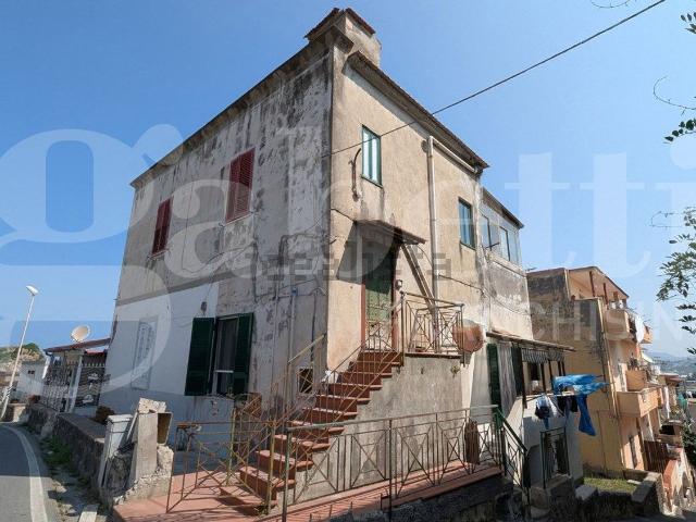 Appartamento in vendita di 90 m² in Via Torregaveta