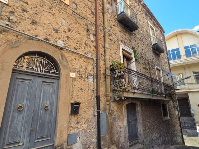 Appartamento in vendita di 90 m² in Via Trento, 11