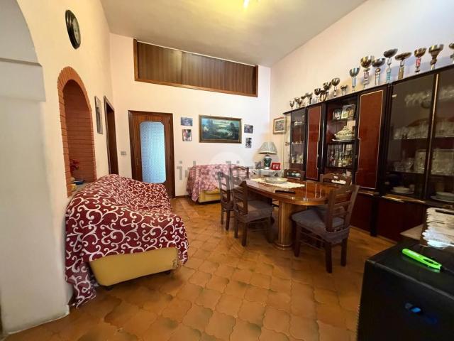 Appartamento in vendita di 90 m² in Via Trieste, 103