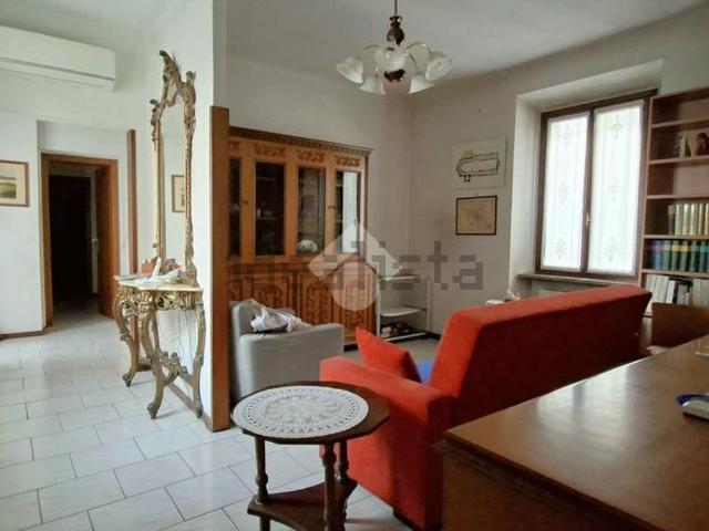 Appartamento in vendita di 90 m² in Via Umberto I, 49
