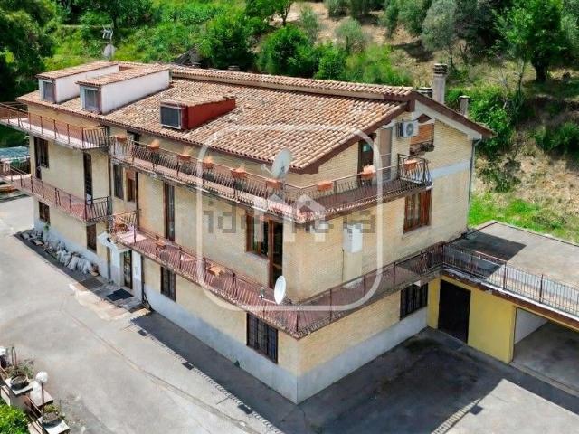 Appartamento in vendita di 90 m² in Via Valle Clementina, 20