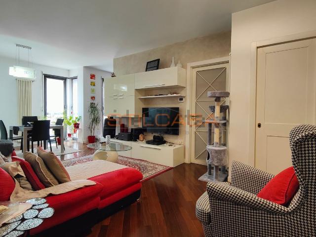 Appartamento in vendita di 90 m² in Via Vincenzo Rossi, 5