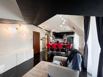 Appartamento in vendita di 90 m² in Via Vittorio Alfieri