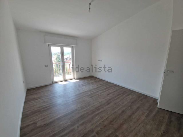 Appartamento in vendita di 90 m² in Via A. Molteni, 1