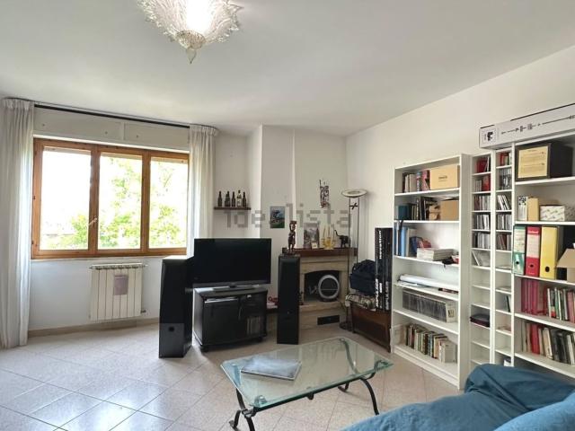 Appartamento in vendita di 90 m² in Via A. degli Aldobrandeschi
