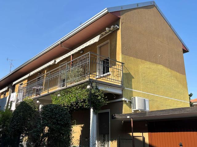 Appartamento in vendita di 90 m² in Via Albizzate, 5