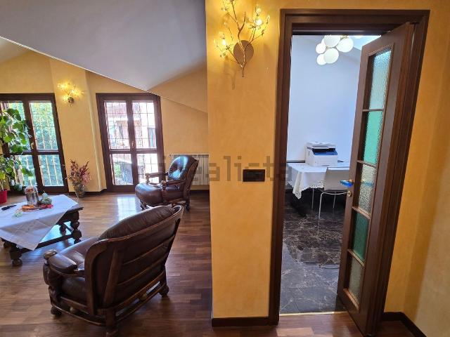 Appartamento in vendita di 90 m² in Via Alcide de Gasperi