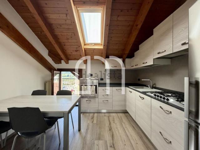 Appartamento in vendita di 90 m² in Via alla Ghiffa, 25