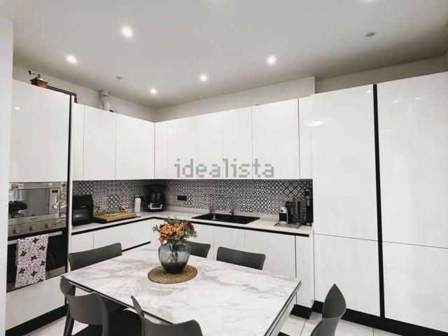 Appartamento in vendita di 90 m² in Via Angelo Inganni, 34