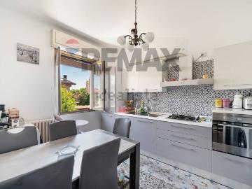 Appartamento in vendita di 90 m² in Via Antonio Canova, 8