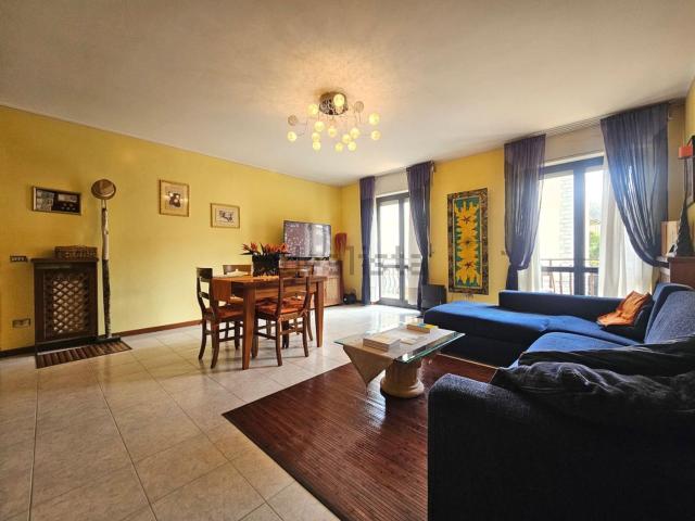 Appartamento in vendita di 90 m² in Via Antonio Locatelli