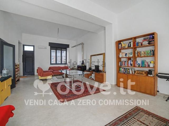 Appartamento in vendita di 90 m² in Via Ariazzi