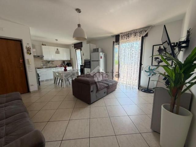 Appartamento in vendita di 90 m² in Via Bari, 20