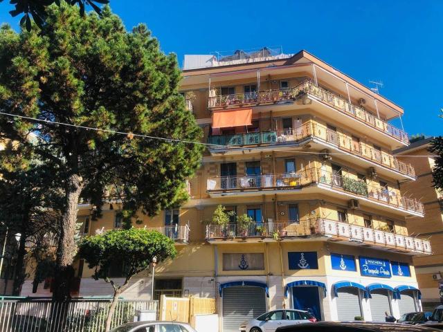 Appartamento in vendita di 90 m² in Via Belisario Corenzio, 6