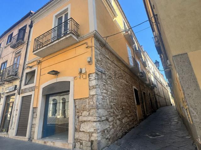 Appartamento in vendita di 90 m² in Via Bologna