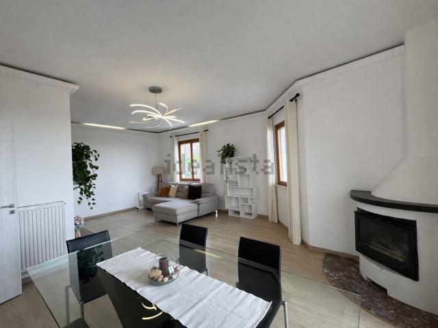 Appartamento in vendita di 90 m² in Via Bosseri