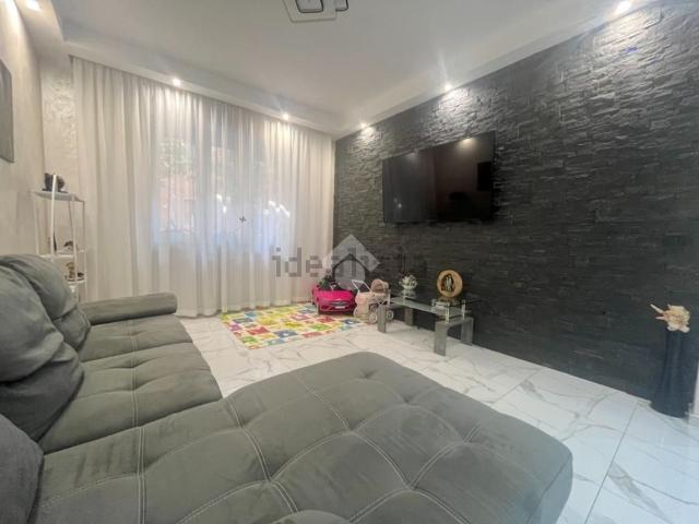 Appartamento in vendita di 90 m² in Via Brunetta d&apos usseaux, 12