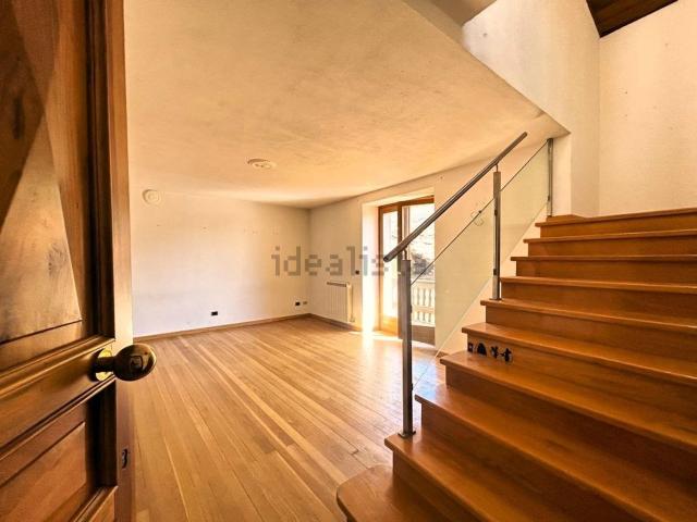 Appartamento in vendita di 90 m² in Via camillo, 5