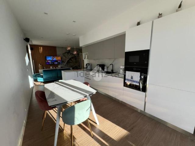 Appartamento in vendita di 90 m² in Via Campania